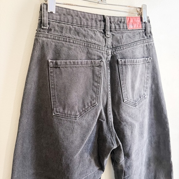 Zara Washed Black High Waisted Cropped Mom Jeans - Picture 10 of 15